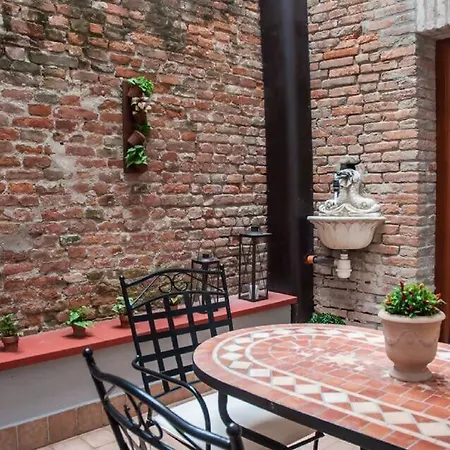 Nell'antico Ghetto Ebraico Lägenhet *