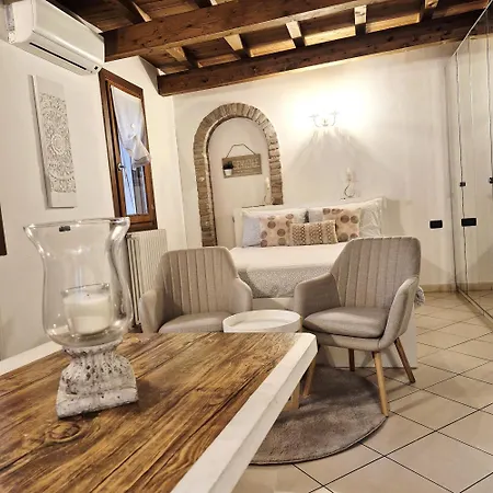 Nell'antico Ghetto Ebraico フェラーラ