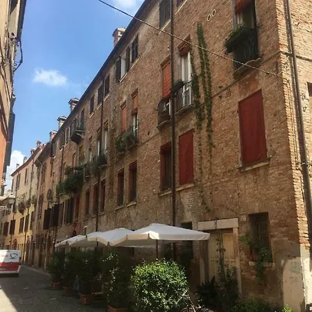 Nell'antico Ghetto Ebraico Apartment