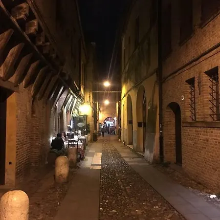 Nell'antico Ghetto Ebraico Apartment