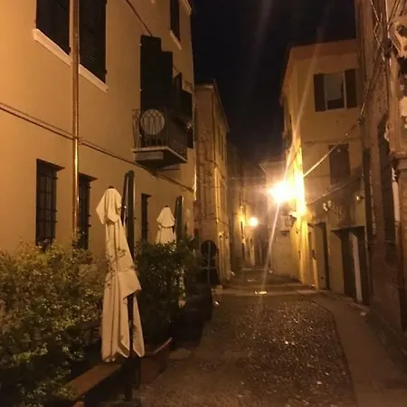 Nell'antico Ghetto Ebraico Apartment